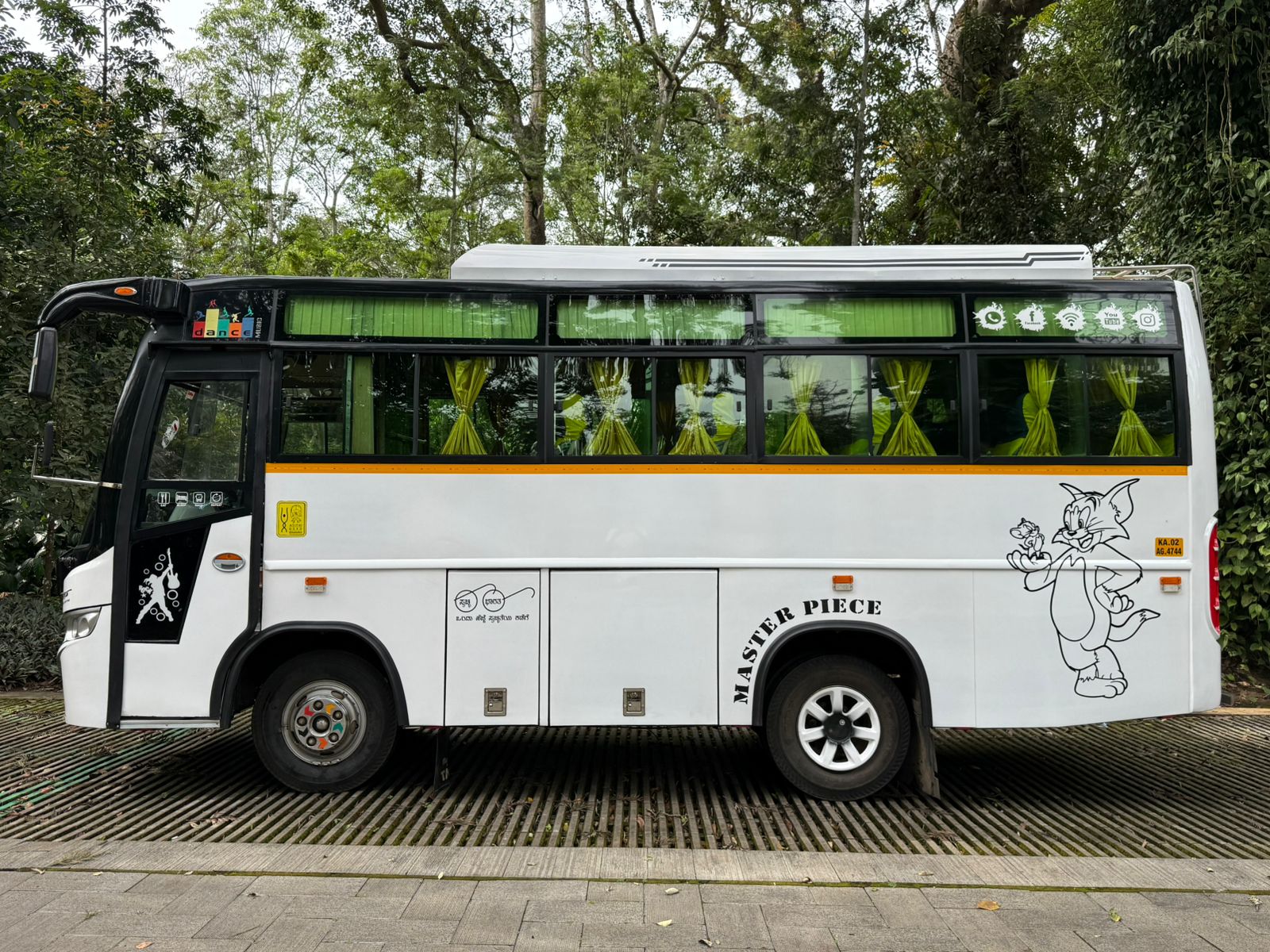 21 Seater Bus Rear View